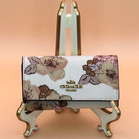 Coach Floral Print 6 Ring Key Case B4/Chalk Crossgrain Leather - Picture 13 of 14
